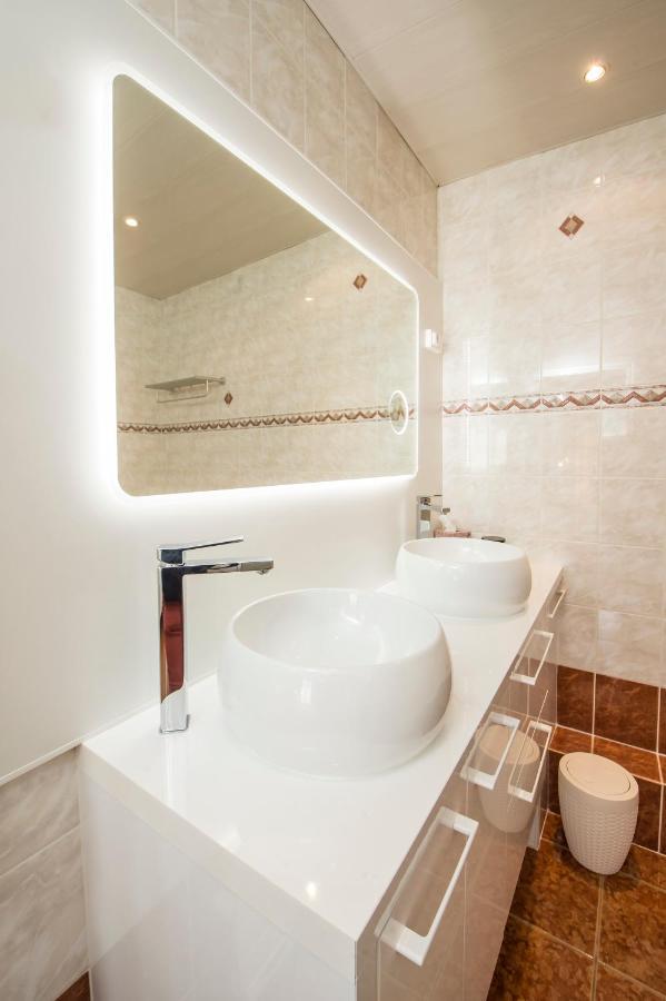 Suites Mana - Le Manaloft, Chic Et Moderne Avec Salle Privee De Fitness En Plein Centre-Ville De Ретель Экстерьер фото